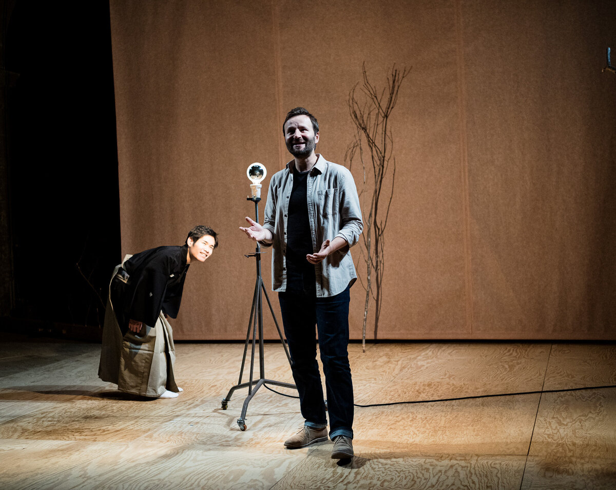 L'EXPERIENCE DE L'ARBRE Simon Gauchet,  Hiroaki Ogasawara, Joaquim Pavy ©Marie CharbonnierConception, mise en scène et scénographie Simon Gauchet : jeu Simon Gauchet,  Hiroaki Ogasawara, Joaquim Pavy©Marie CharbonnierPB160193