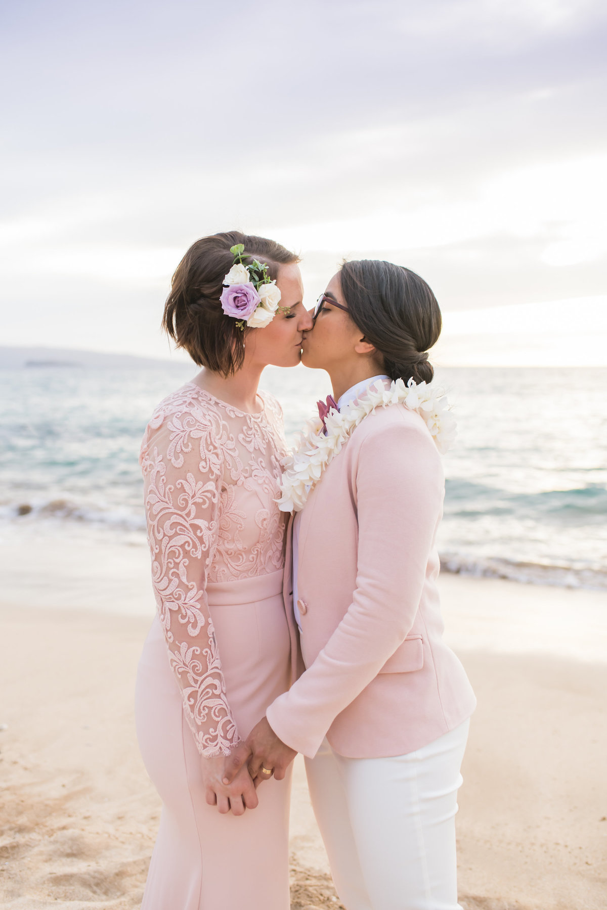 Same Sex Maui wedding photography couple kiss