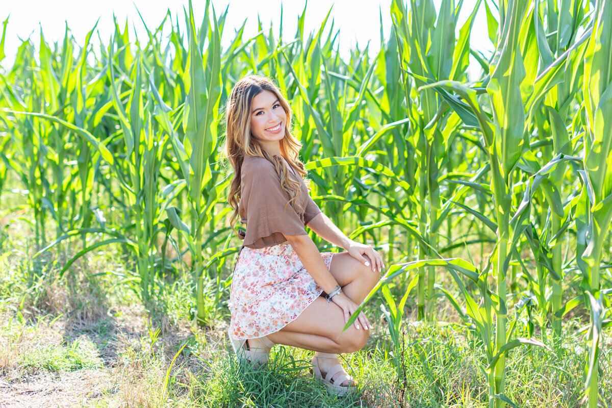 Virginia-Farm-Cornfield-Senior-session-8