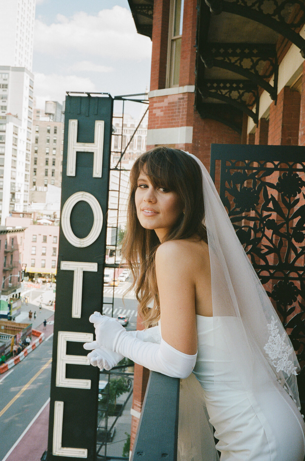 hotel-chelsea-wedding-madeleine-elliott-021