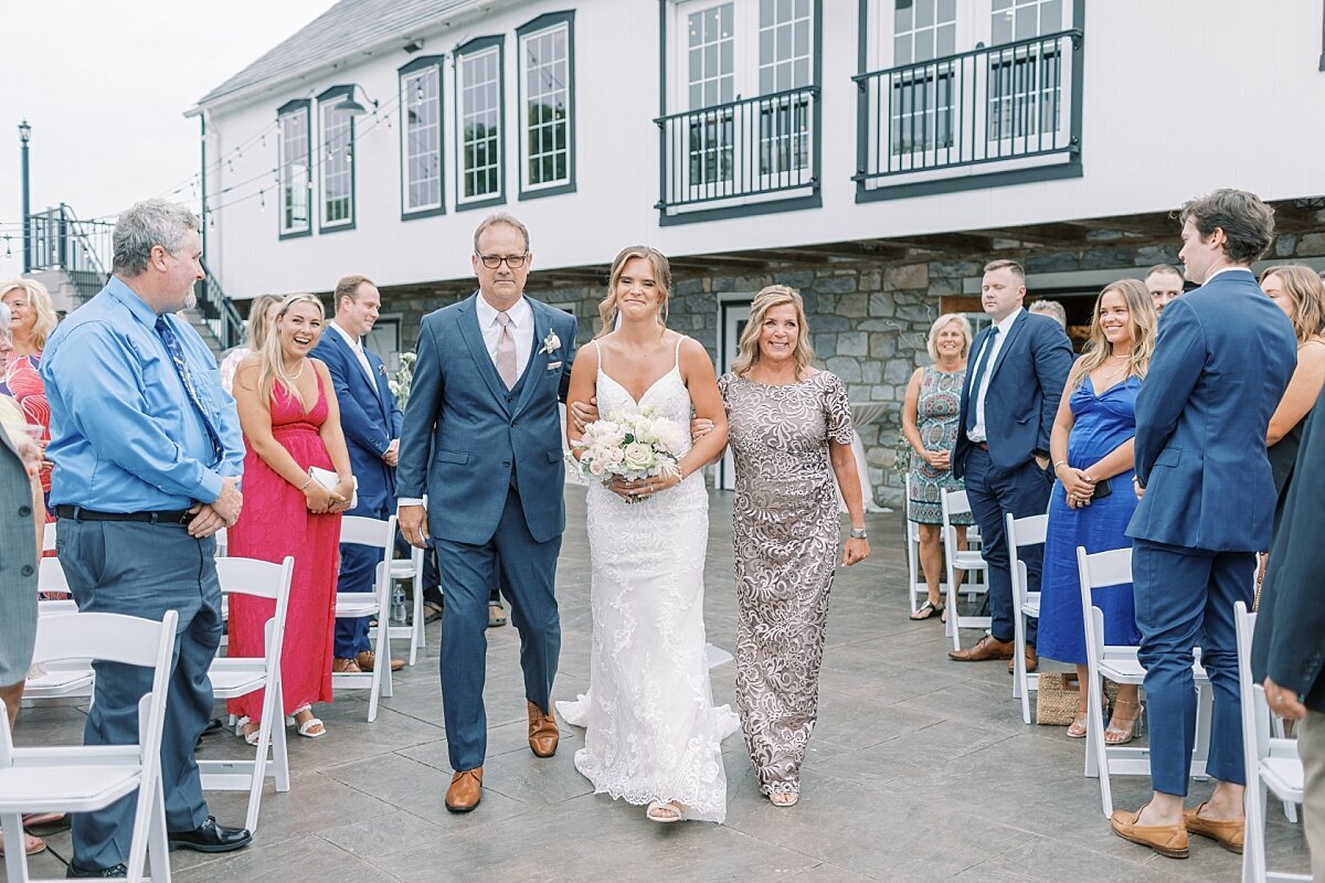 rebecca shivers photography lancaster wedding photographer barn at silverstone luxury wedding bright and airy central pa photographer 9