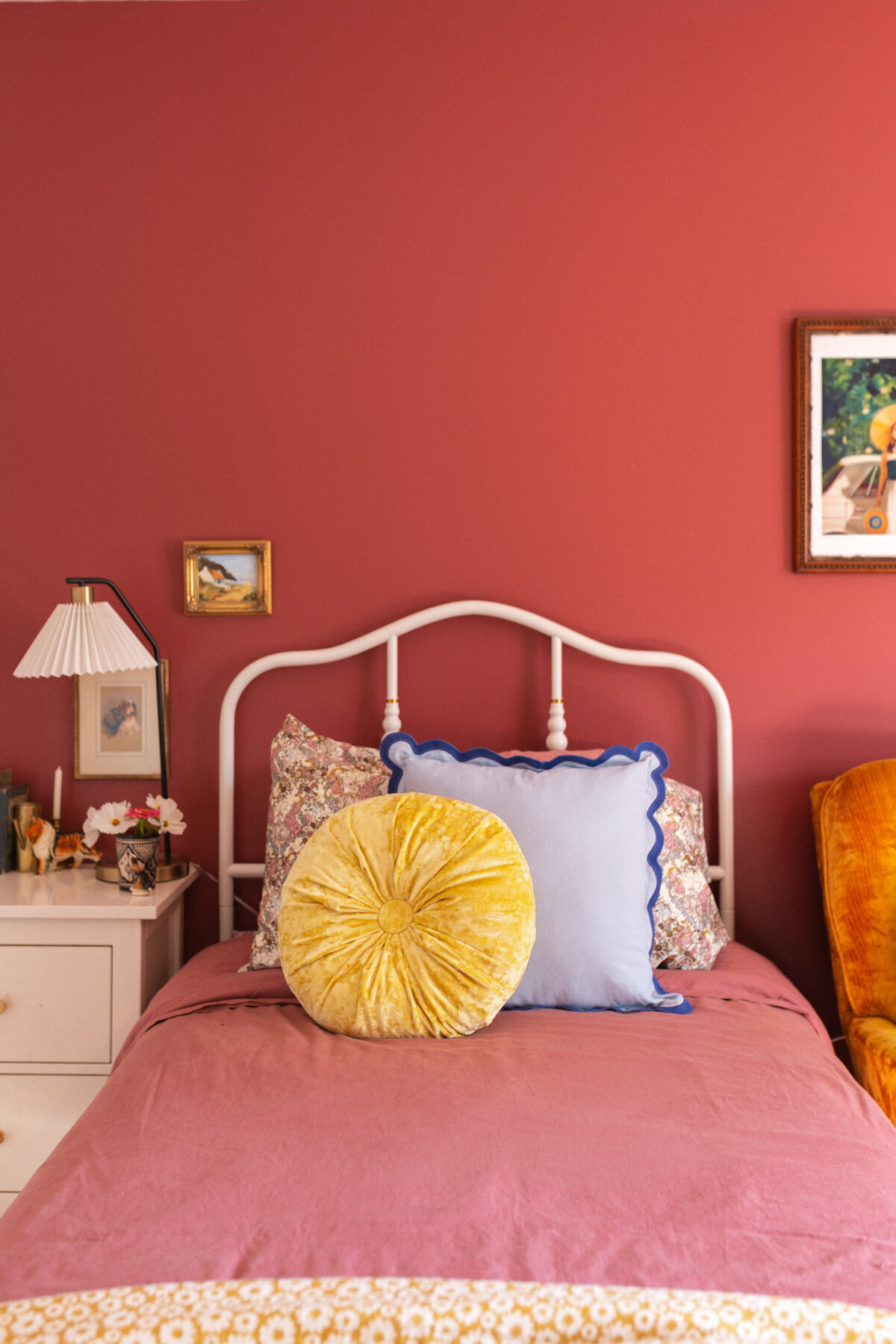 BrenAndLeahRoom_WeeThreeSparrows-40