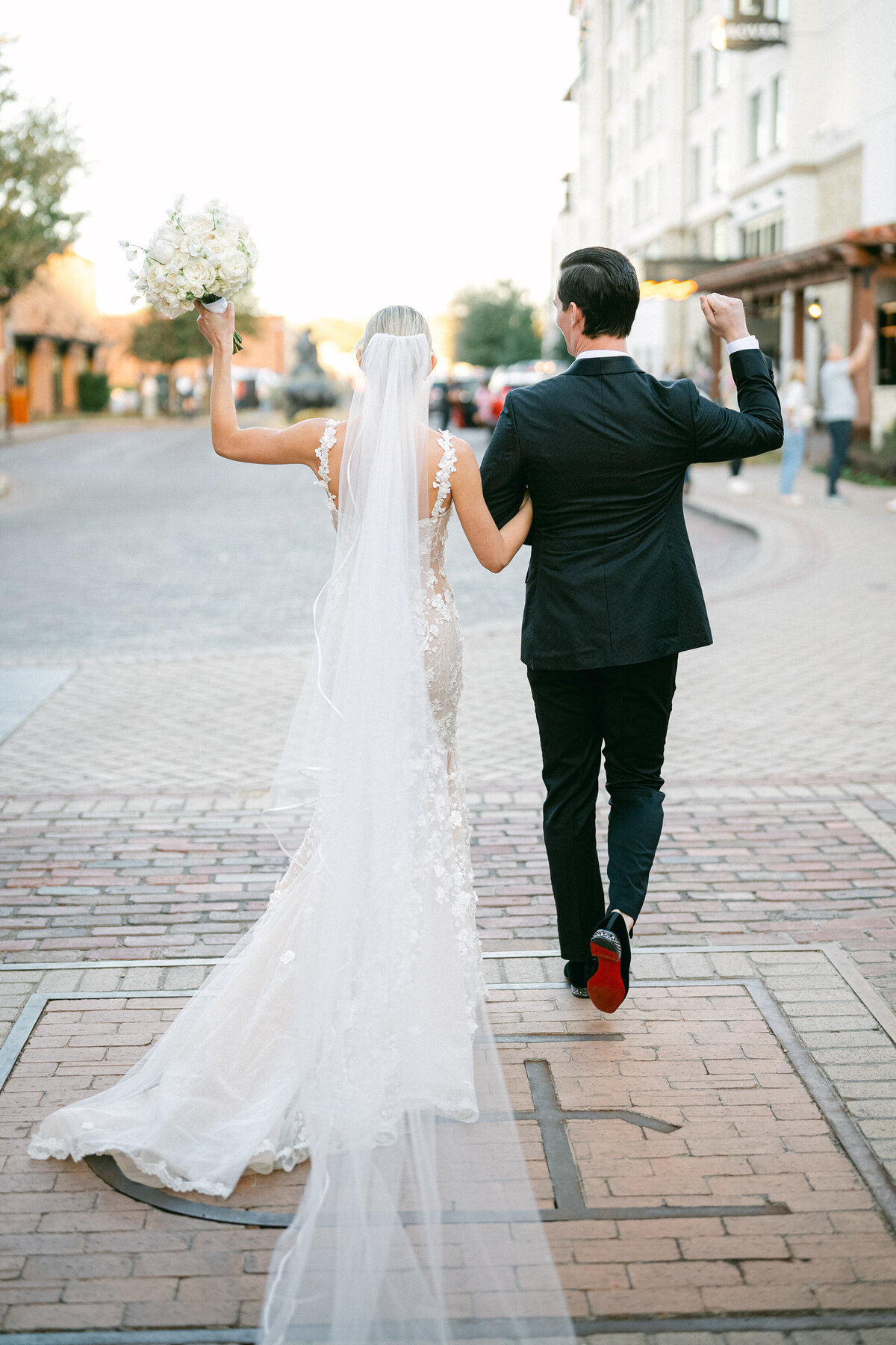 Bride and groom pictures in downtown Fort Worth, Texas