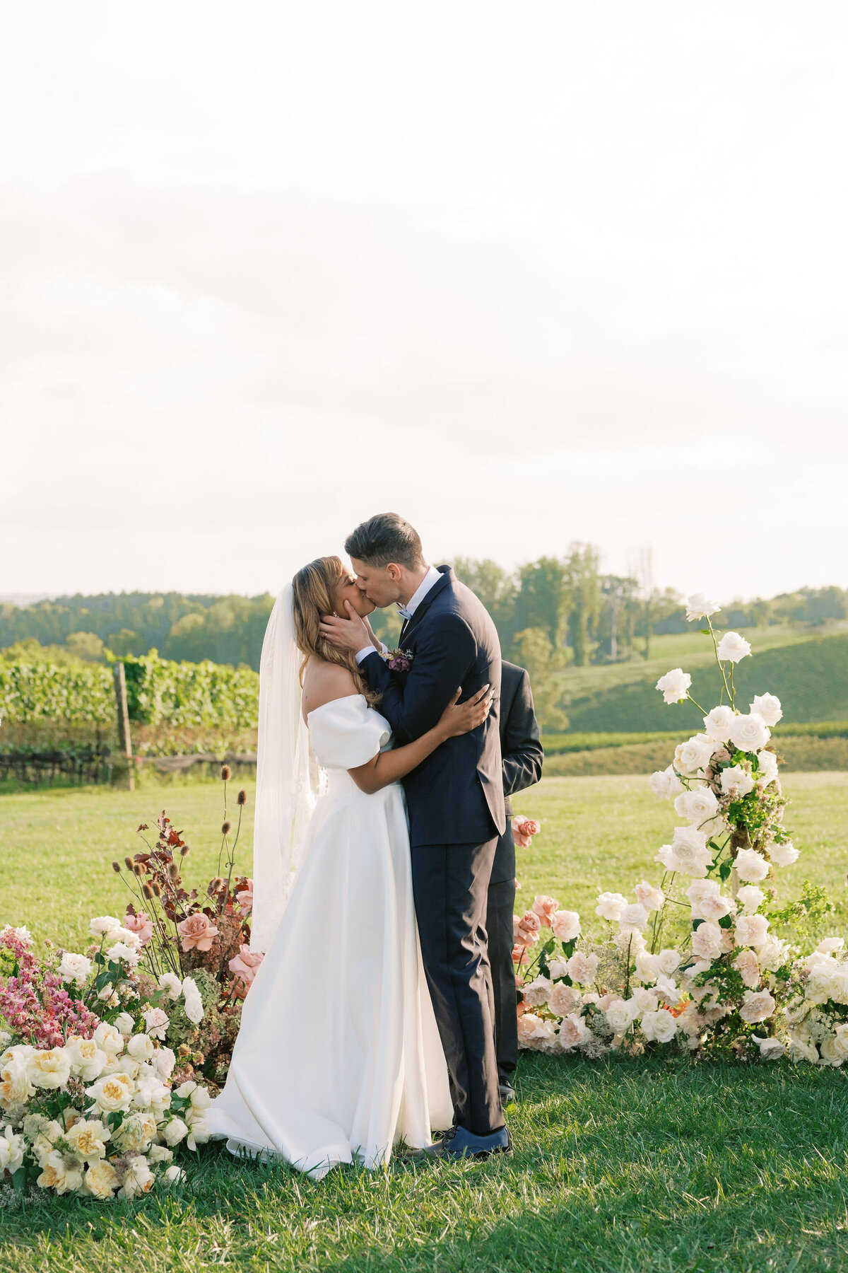 Ceremony_AVWedding_MaddyWilliamsPhotography-88