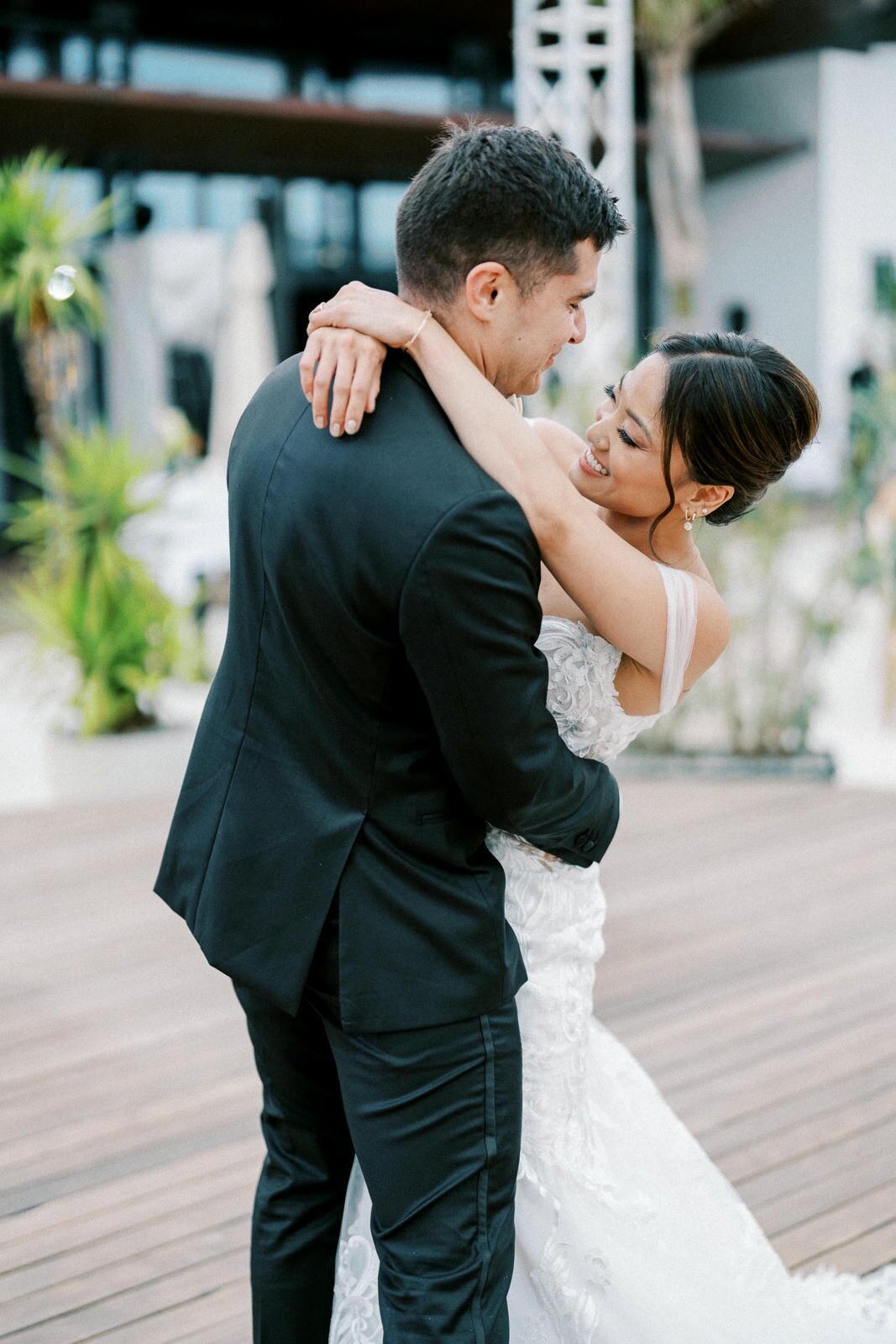 W7-Wedding-Photos-Emily-and-Michael-2024-05-26-2500px-1335