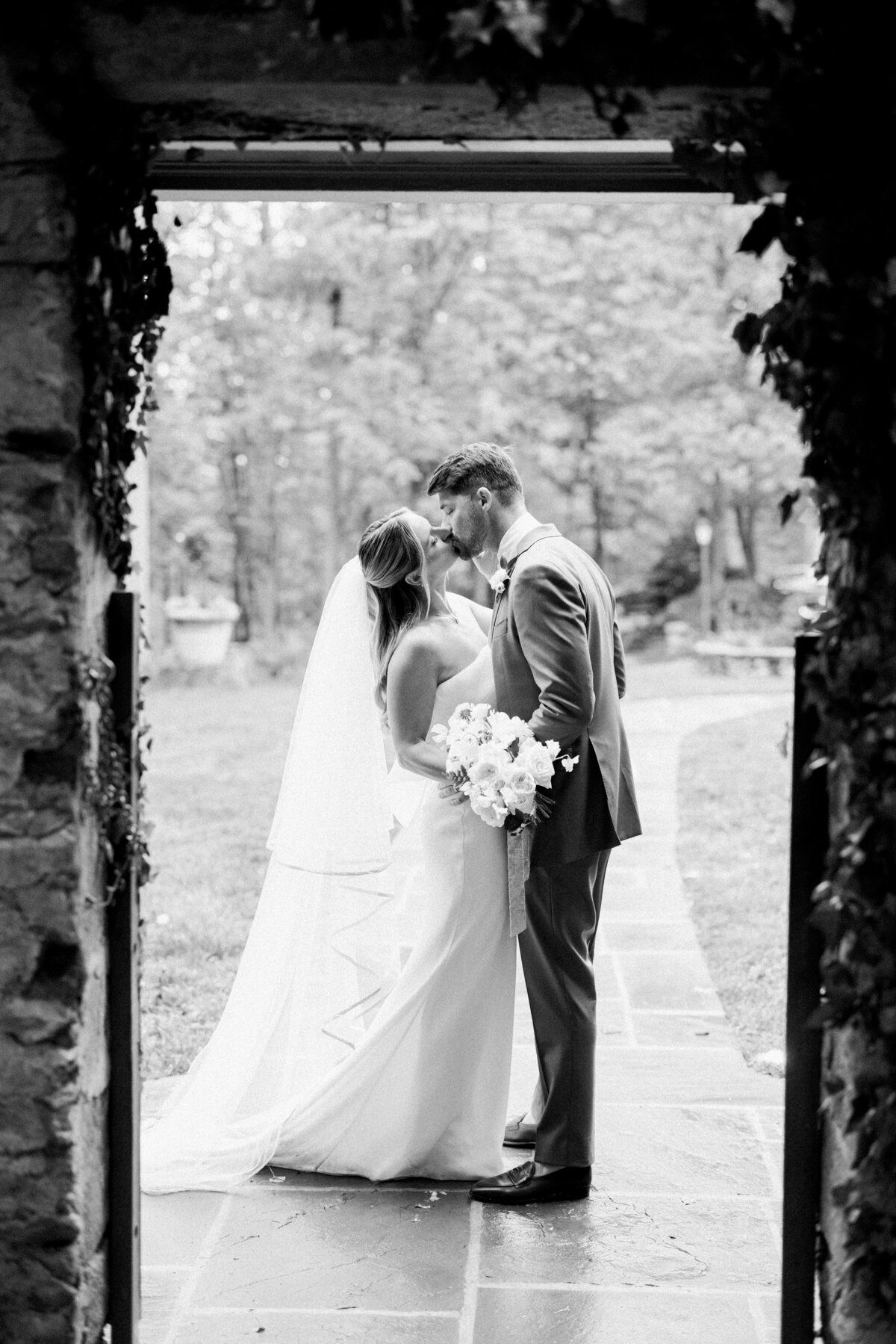 Danielle-Defayette-Photography-Goodstone-Inn-Wedding-VA-658