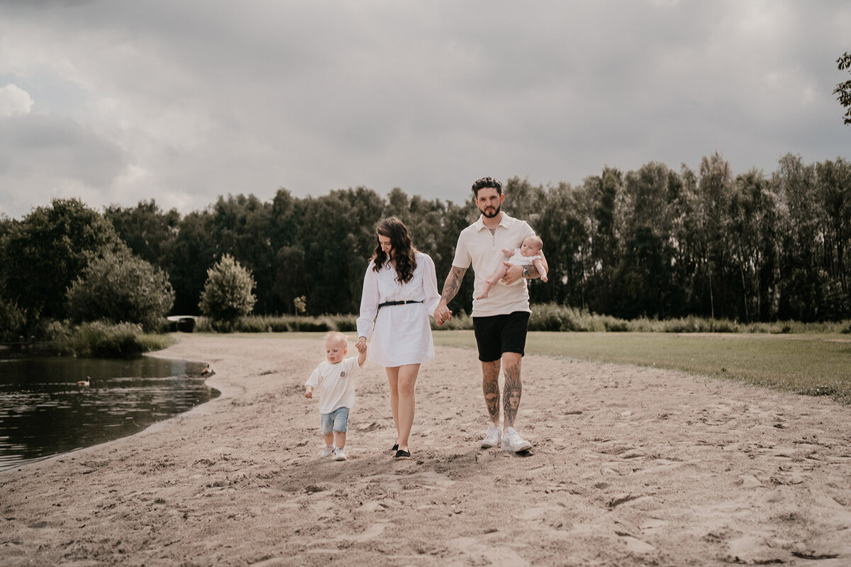 babyshoot-gezin-het-twiske-liefdevol leukfotografie6