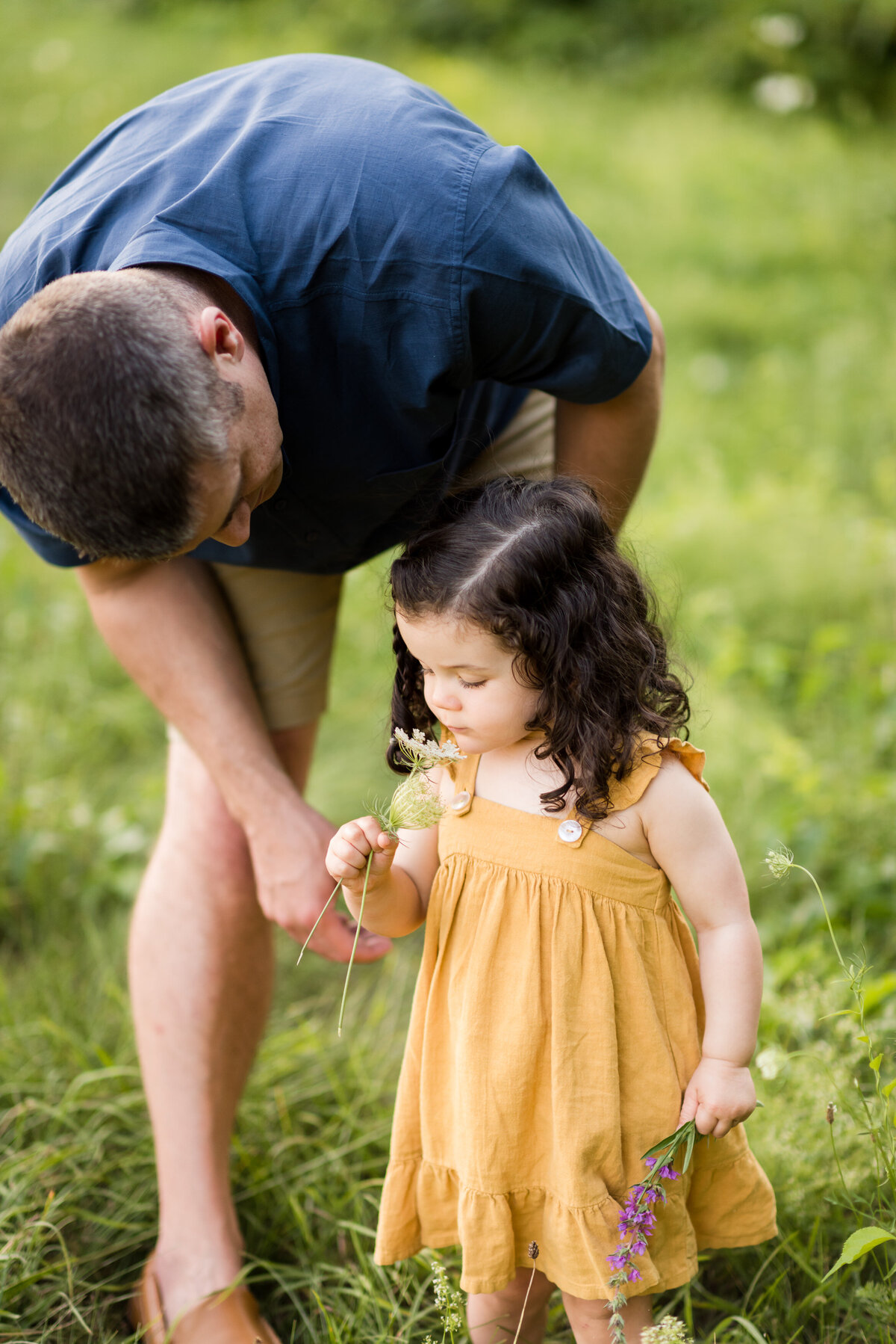 Boston-family-photographer-bella-wang-photography-Lifestyle-session-outdoor-wildflower-23