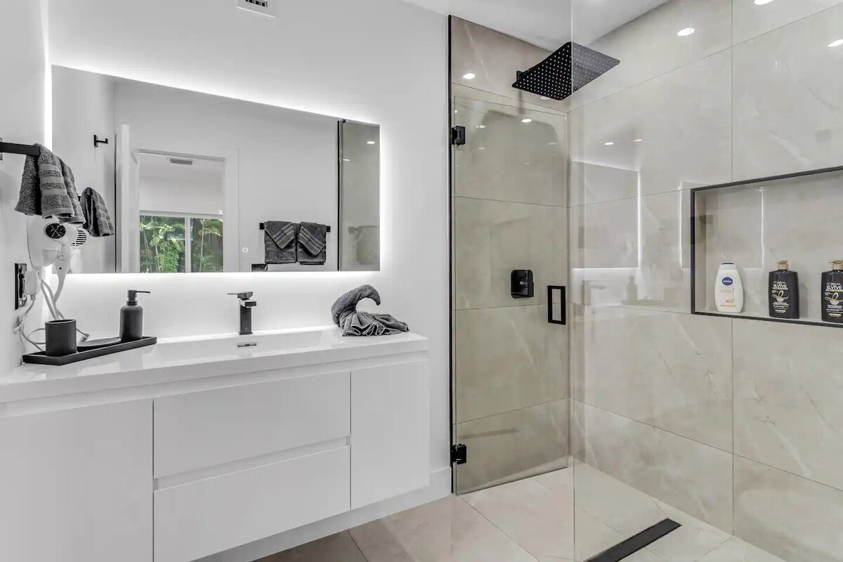 Bathroom 3 (1)