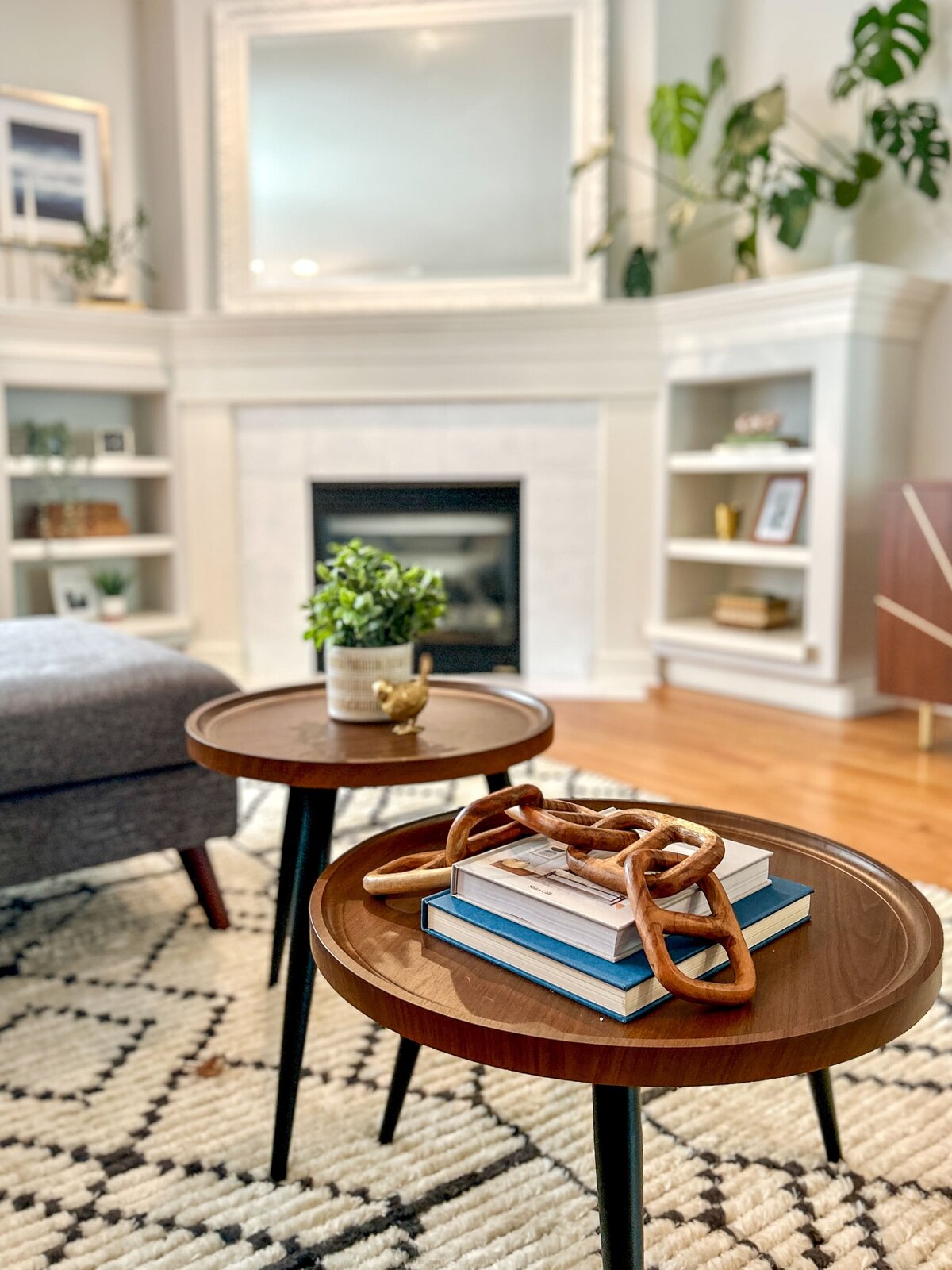 staging-company-north-king-county-modernmollusk