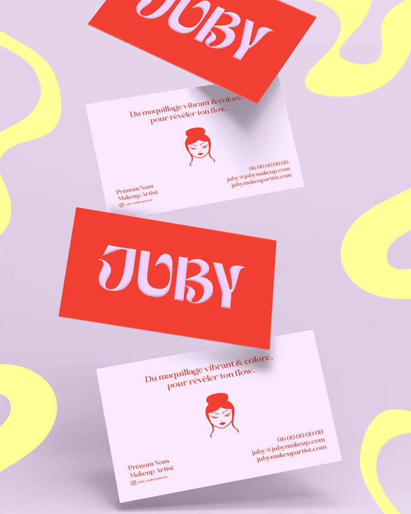 Maquette créée par Fenicia Studio pour l'identité visuelle d'une maquilleuse professionnelle. Elle représente des cartes de visite aux couleurs du branding.