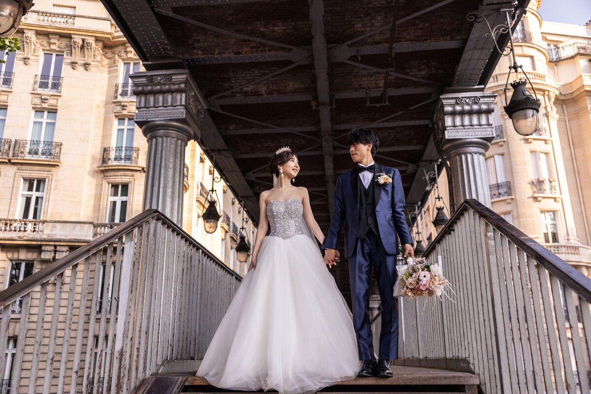 Paris_photowedding_PontBir-Hakeim_35