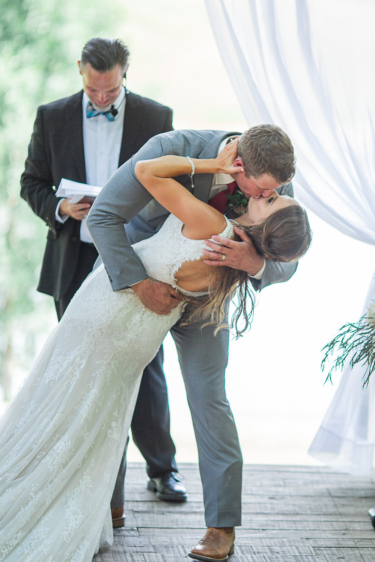 chicago-wedding-photography-bride-groom-first-kiss