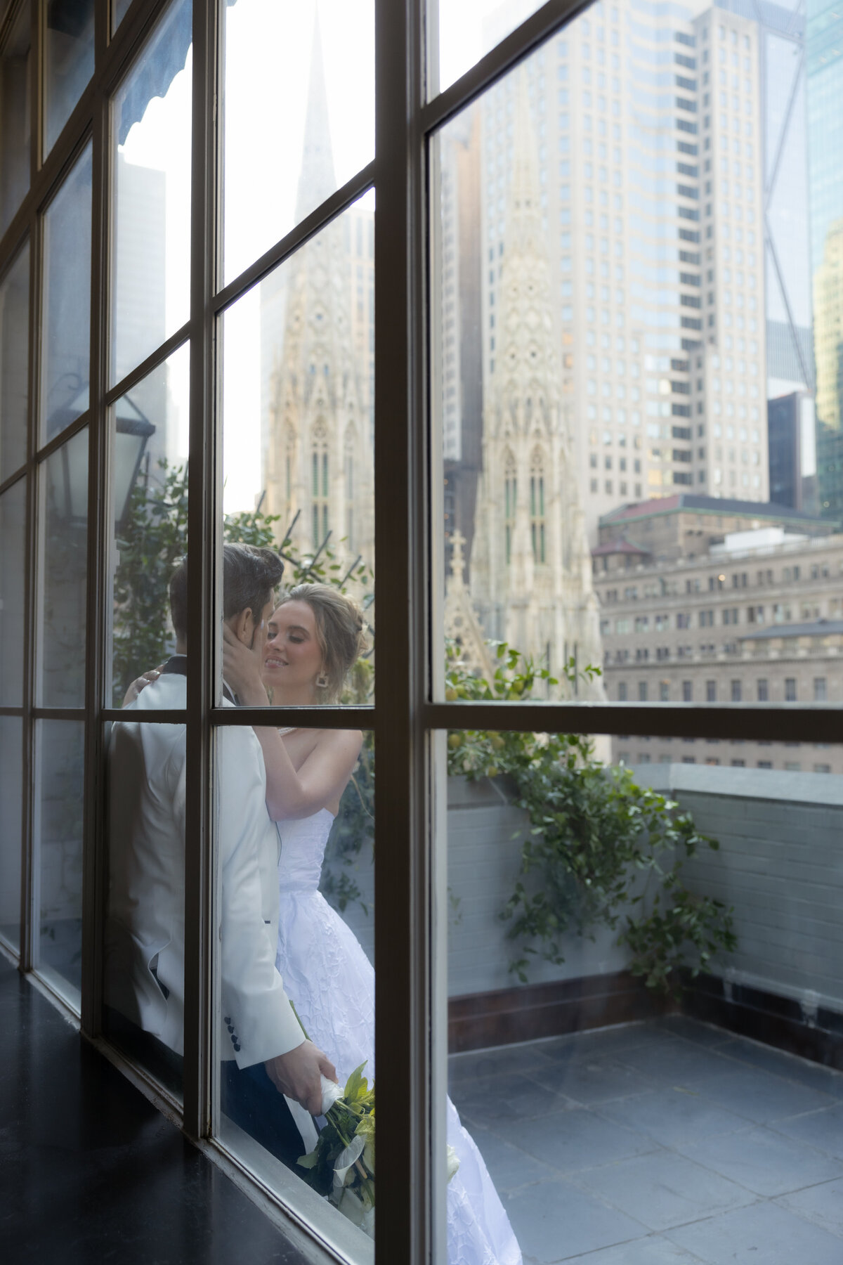 terrace-nyc-wedding-elegant-couple-115