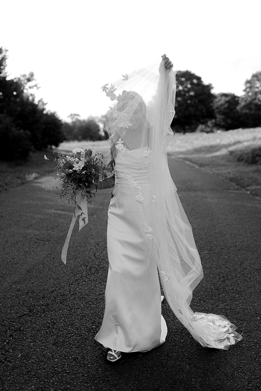 Steph+Alec-BlueHillatStoneBarnsWedding_NYC_2021_MASHAIDA-0714_websize (1)