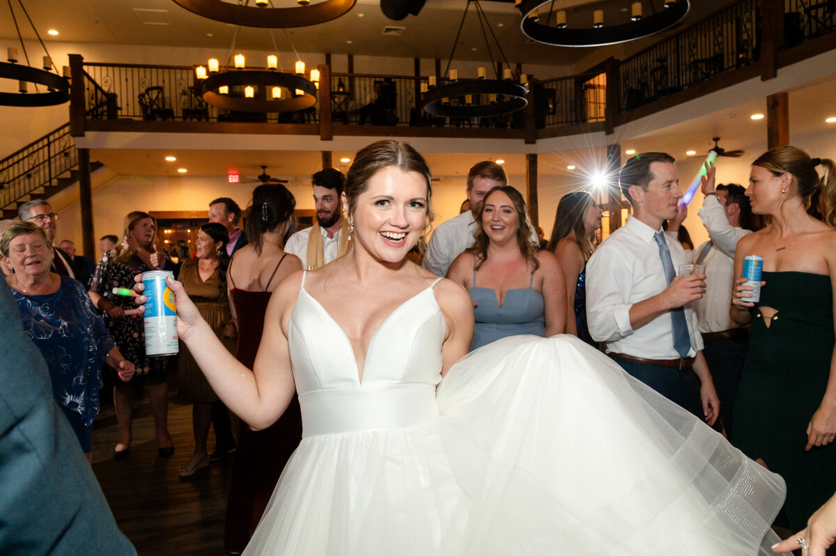 sarah-oberheim-photography-best-st-louis-wedding-photographer-near-me-silver-oaks-chateau-wedding-photographer29