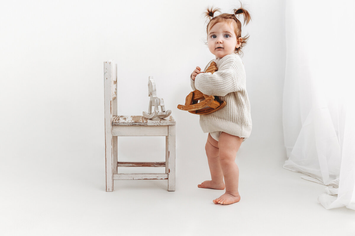 1 year old girl portraits