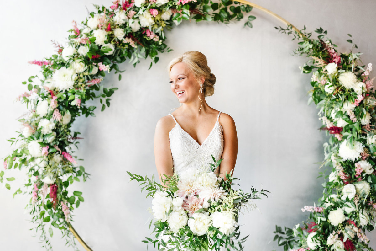 A'BULAE-Wedding-Bride-Flowers