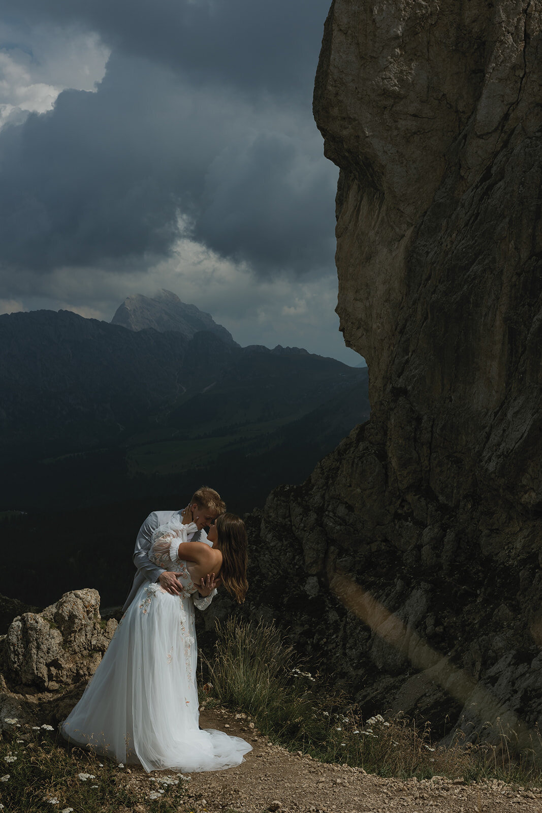 destination-wedding-elopement-photographer-italy-dolomites-seceda-documentary-tanya-davids-photo-film-105