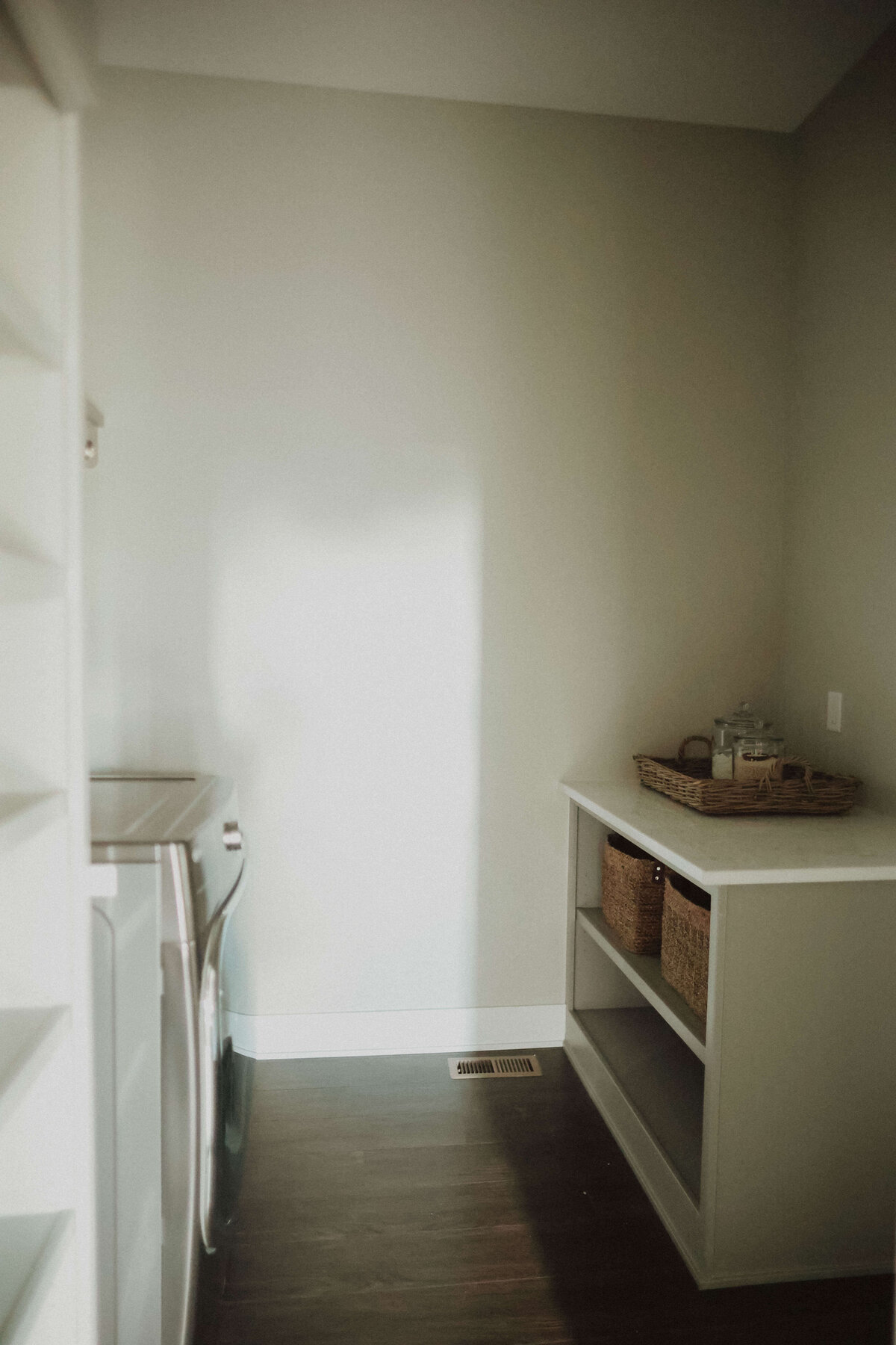 2425-Laundry-Linden-Central-Iowa-Custom-Home-JRL-Builders-3F1A1785