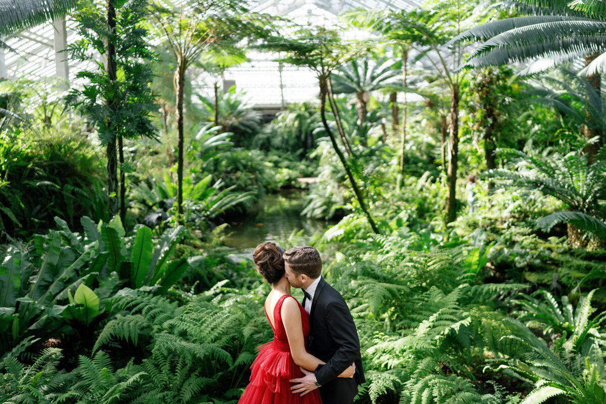 Aspen-Avenue-Chicago-Wedding-Photographer-Grace-and-Ivory-PressRoom-bryjeanartistry-Editorial-tamara-holden-Garfield-Park-Conservatory-ECBG-Cake-FAV-5