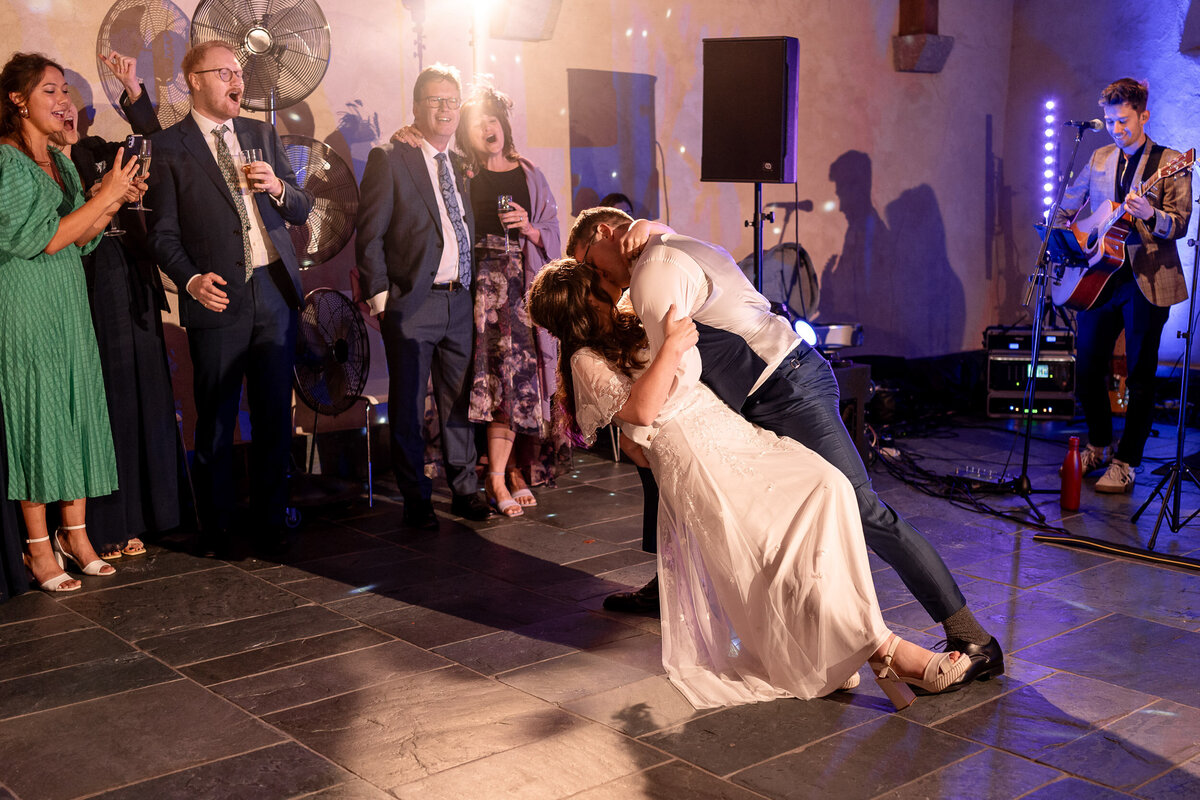 great-barn-devon-wedding-photographer-jasmine-leo-51