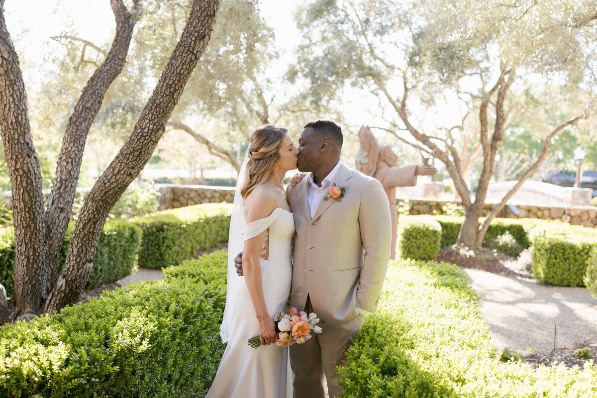 haley-robbie-couples-portraits-oliveandoath-59