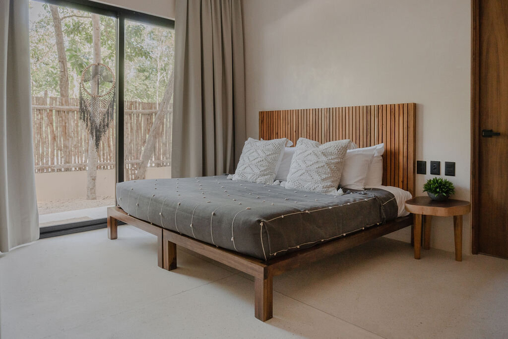 Boho-style-bedroom-interior-design-beige-taupe