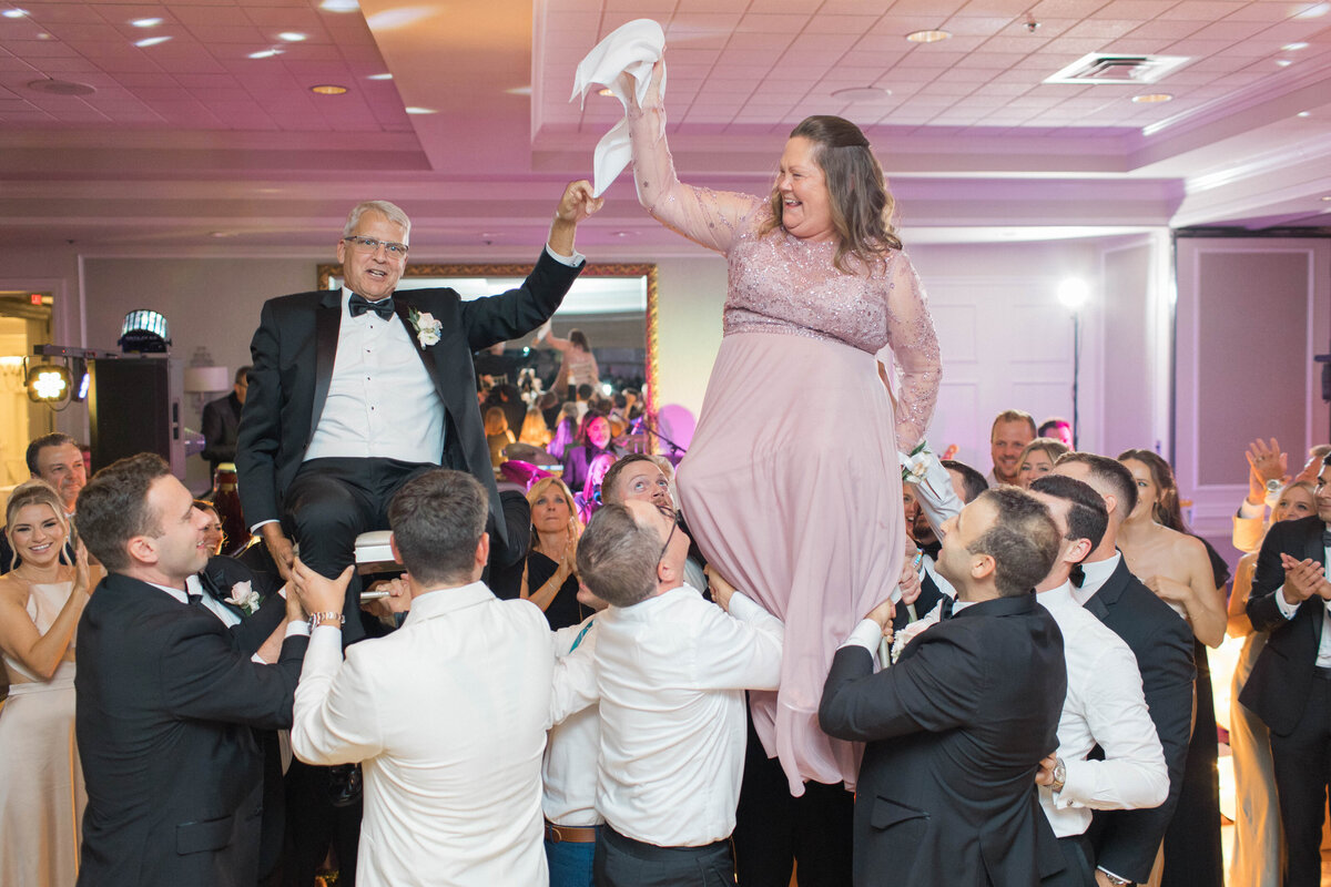 Molly Sue Photography New Jersey + East Coast Wedding Photographer Romantic Imagery Engagement Lifestyle Heirloom Wedding Albums49669