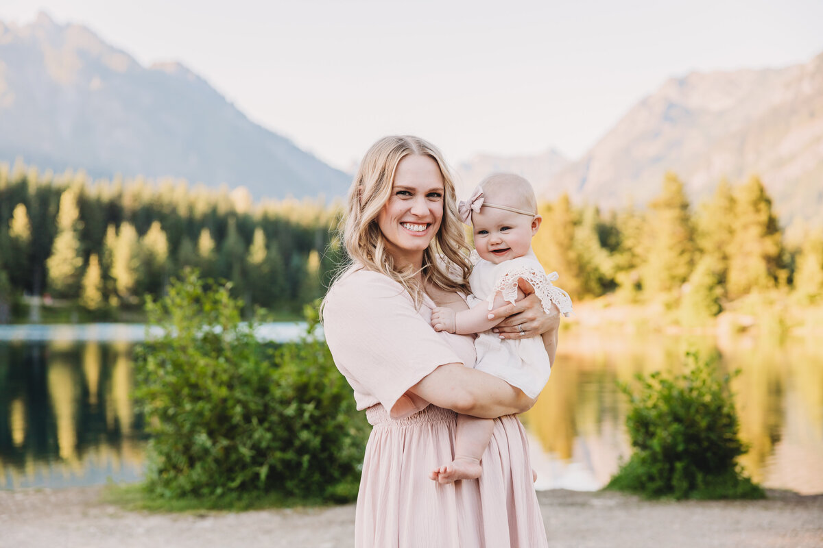 Tayler's Gold Creek Pond Family Session5