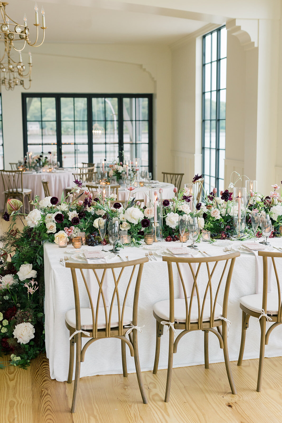 delamar-mystic-wedding-floral-runner
