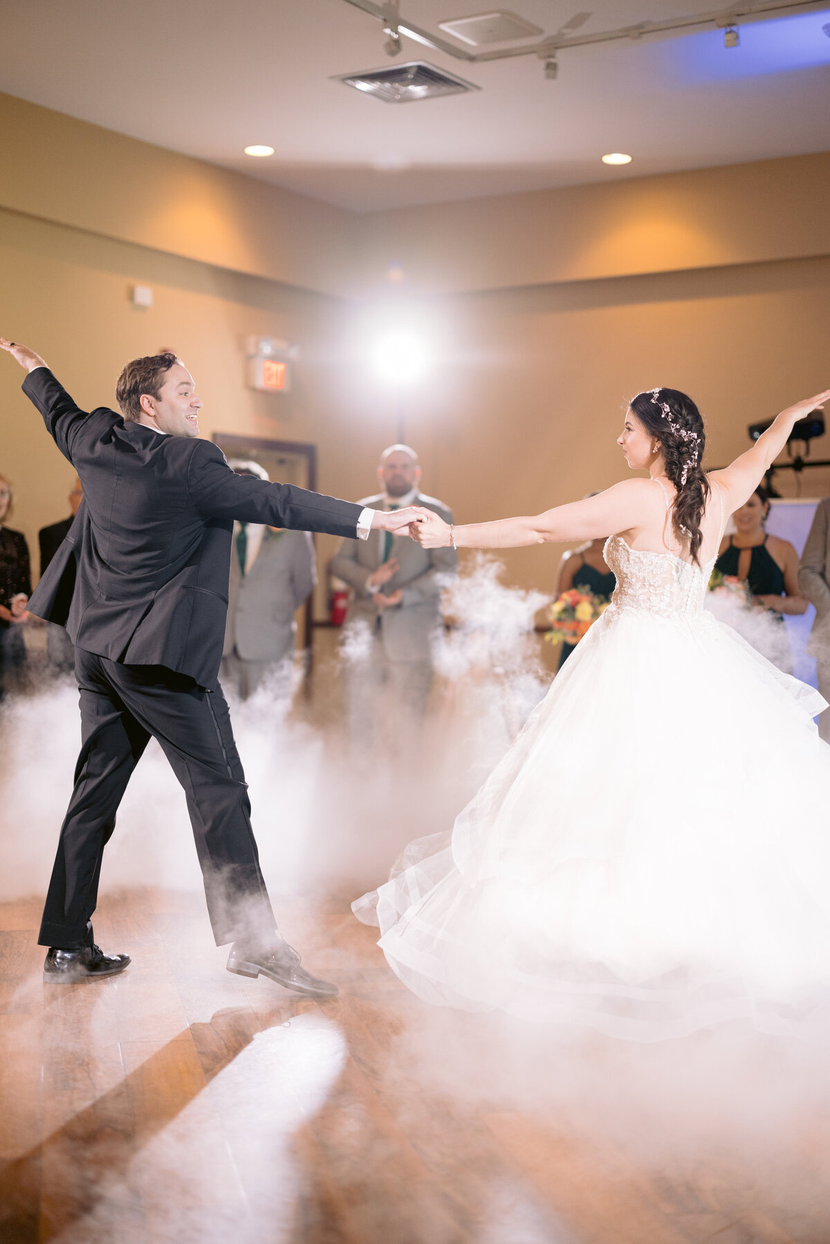 Kayla&JasonsWedding_FirstDance_1094