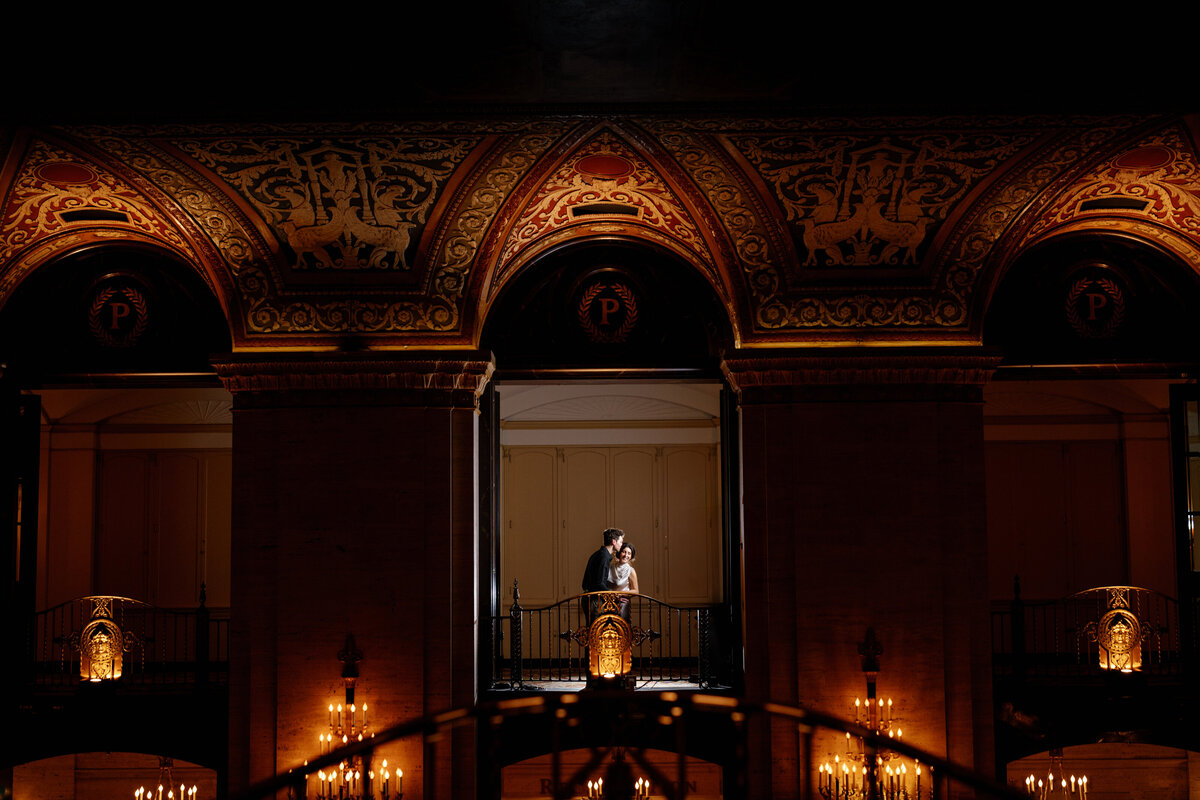 Aspen-Avenue-Chicago-Wedding-Photographer-Hilton-Palmer-House-Vintage-Hotel-Timeless-Editorial-FAV-59
