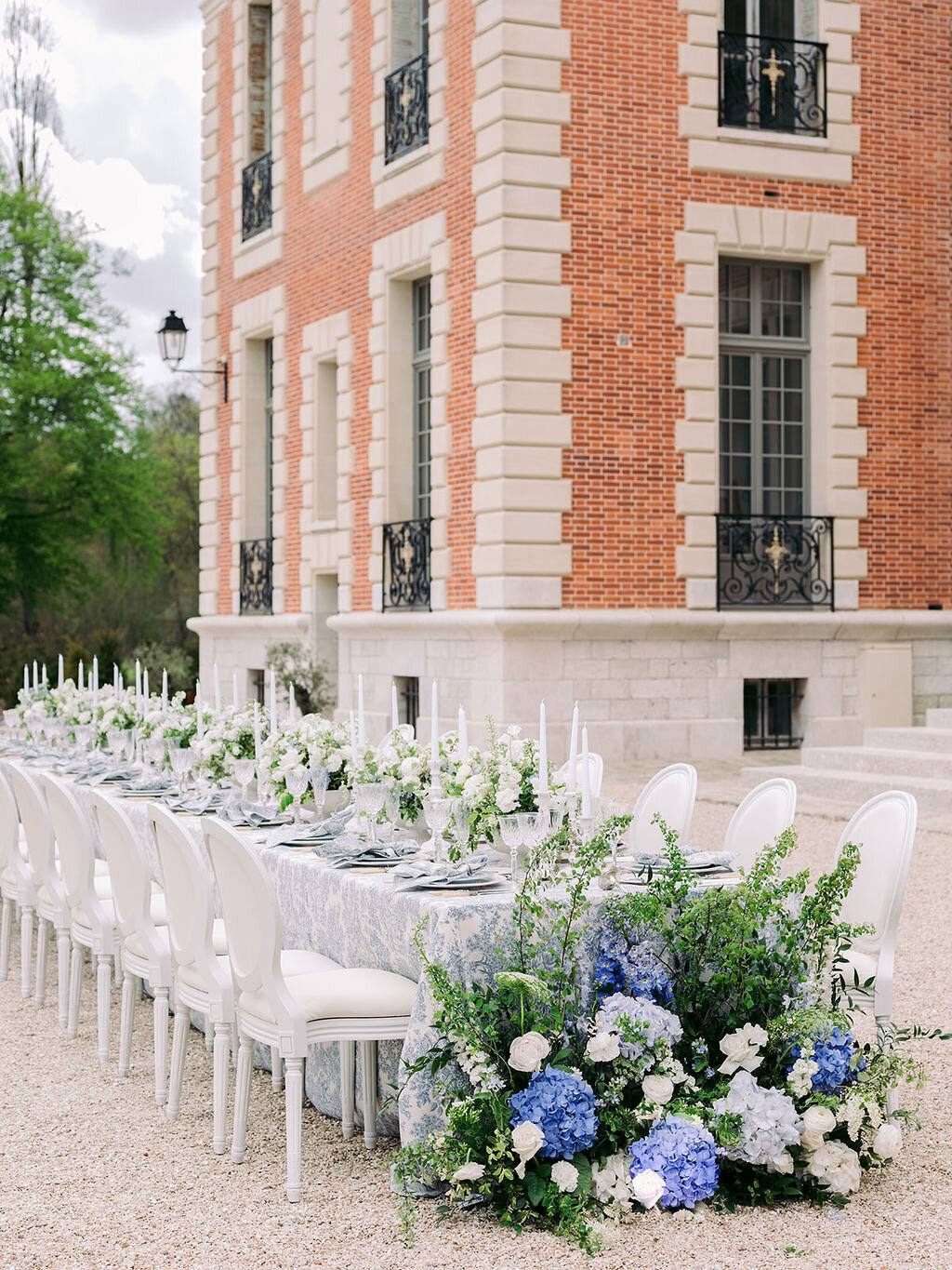 Wedding Tablescape in different shades of blue