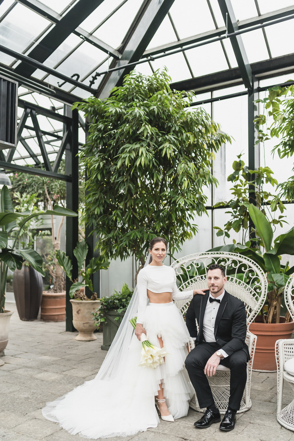 A MODERN ROMANTIC CLASSIC BLACK TIE PLANTERRA CONSERVATORY LUXURY WEDDING IN WEST BLOOMFIELD MICHIGAN BY KARI DAWSON5