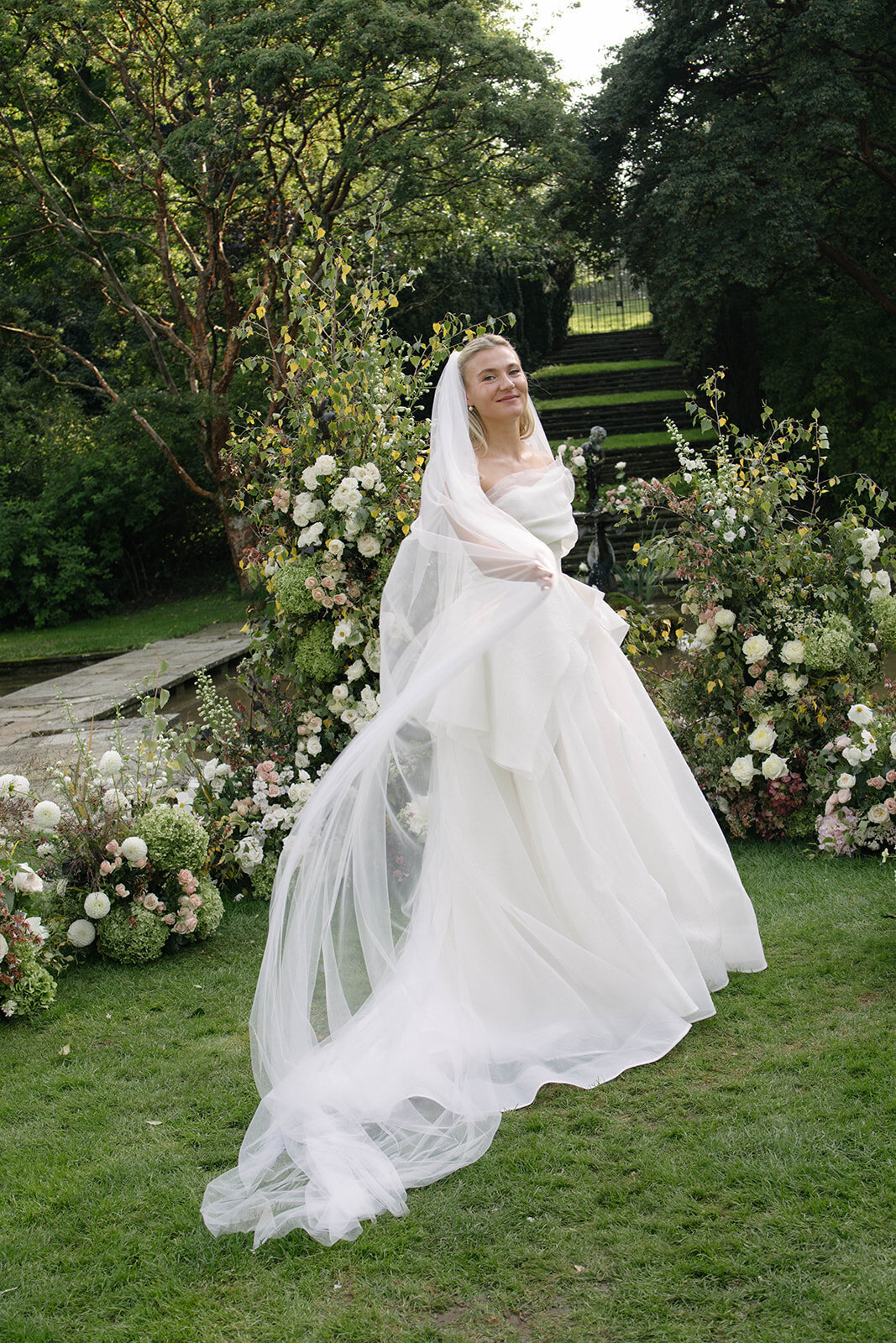 Attabara Studio Luxury Wedding Planner at Cornwell Manor by Phoebe Piper9077