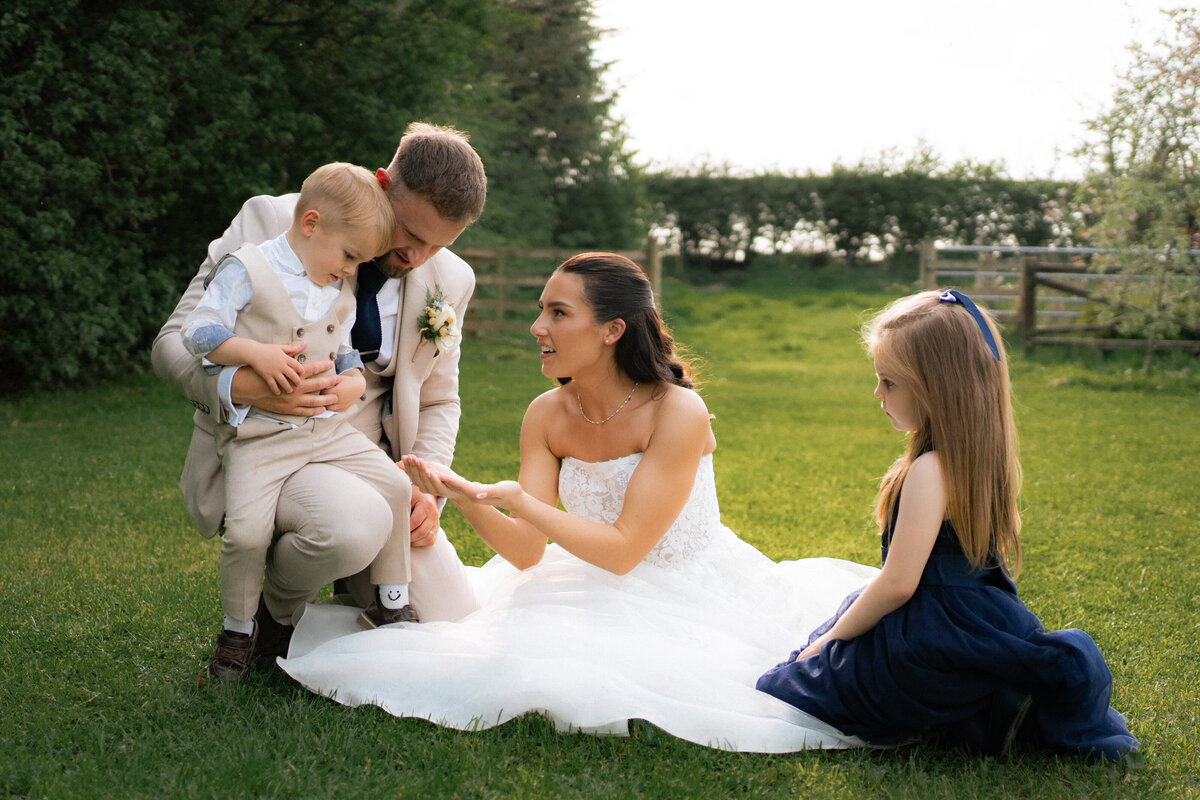 georgia-michael-wedding_runa-farm_elee-smith-photo-32