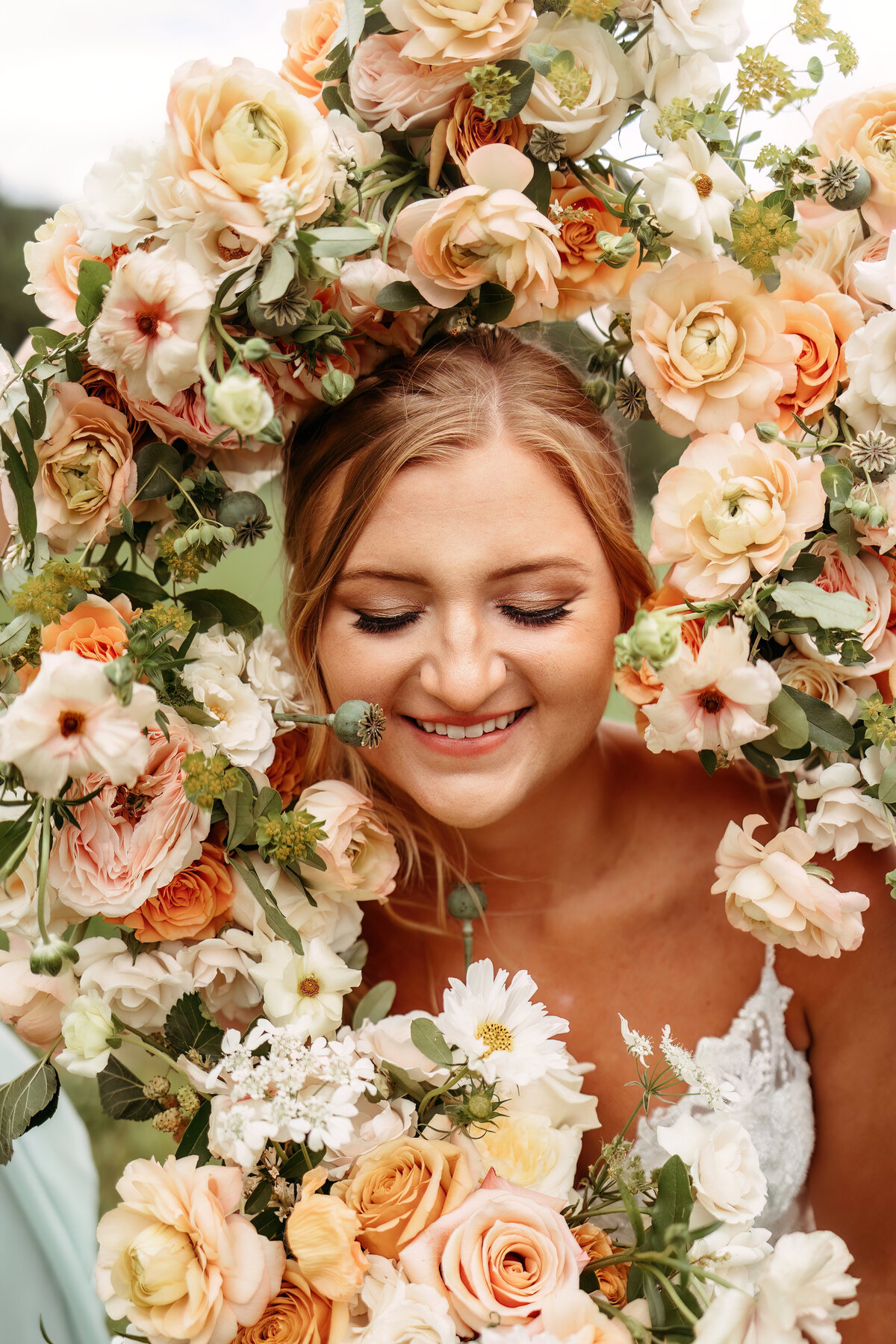 raymond-farm-new-hartford-ct-wedding-flowers-bridal-bouquet-petals-plates-45