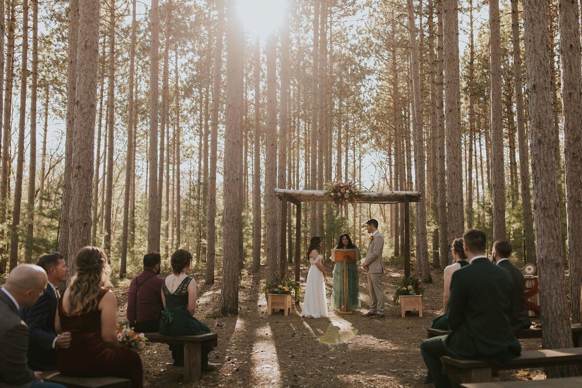 burlap-and-bells-wisconsin-wedding-venue-06