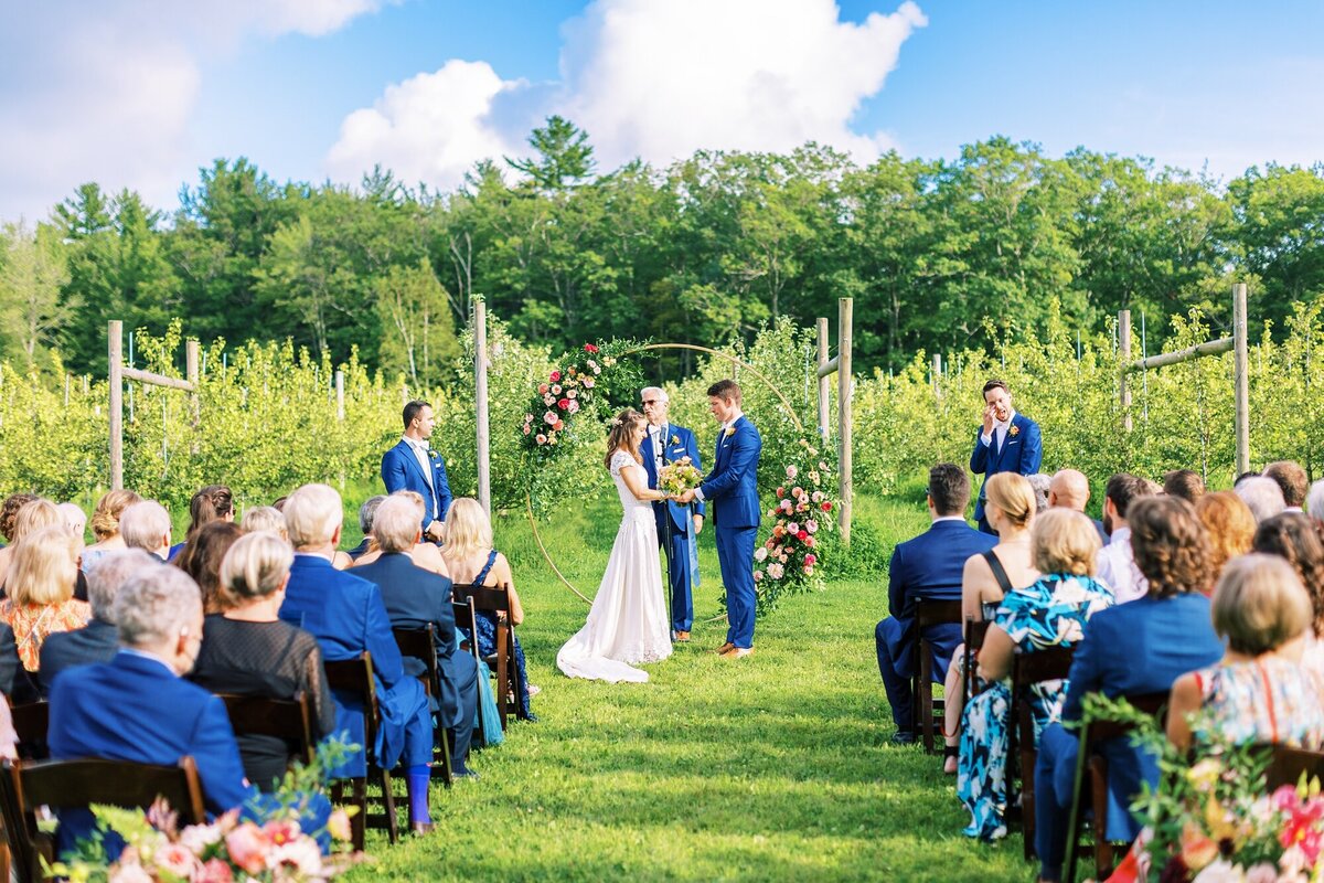 The-Greenery-Colorful-Apple-Orchard-NH-New-Hampshire-Wedding-Photography_0039