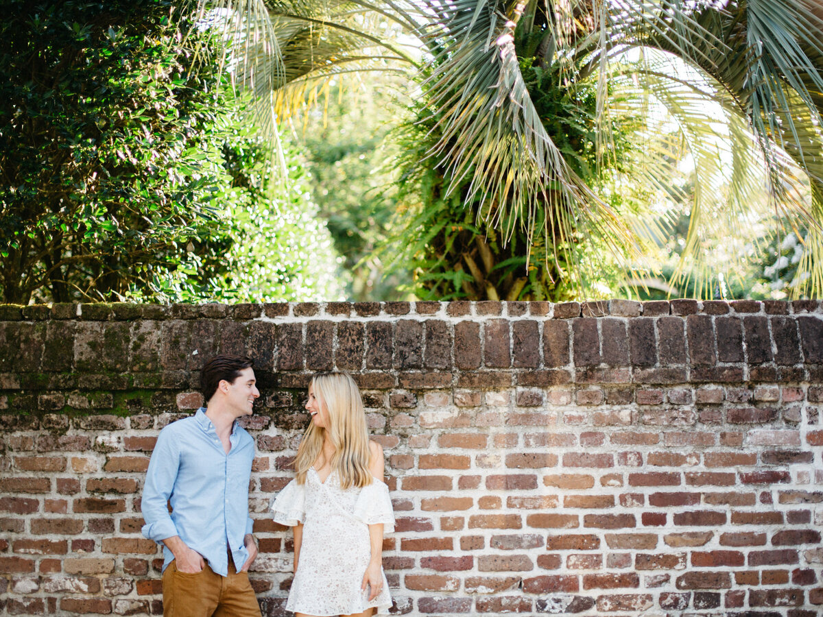 historic-downtown-charleston-engagement-photos--by-philip-casey-015