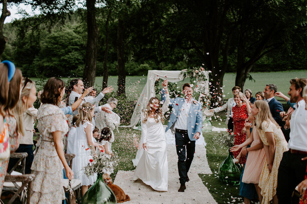 Hattie-Grey-Marquee-Court-Wedding-Flowers-Issy-And-Bella-Florist-Herefordshire17