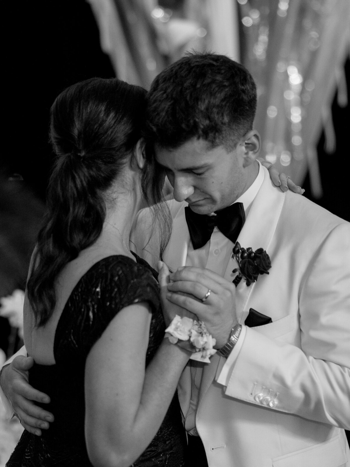 Cacie_Carroll@CacieCarrollPhotography_KriziaandNick_WeddingDayatVillaDurazzo_SantaMargheritaItaly-1150