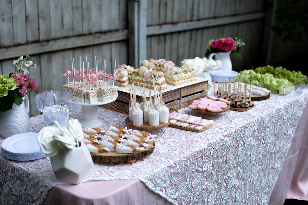 dessert-buffet-outside