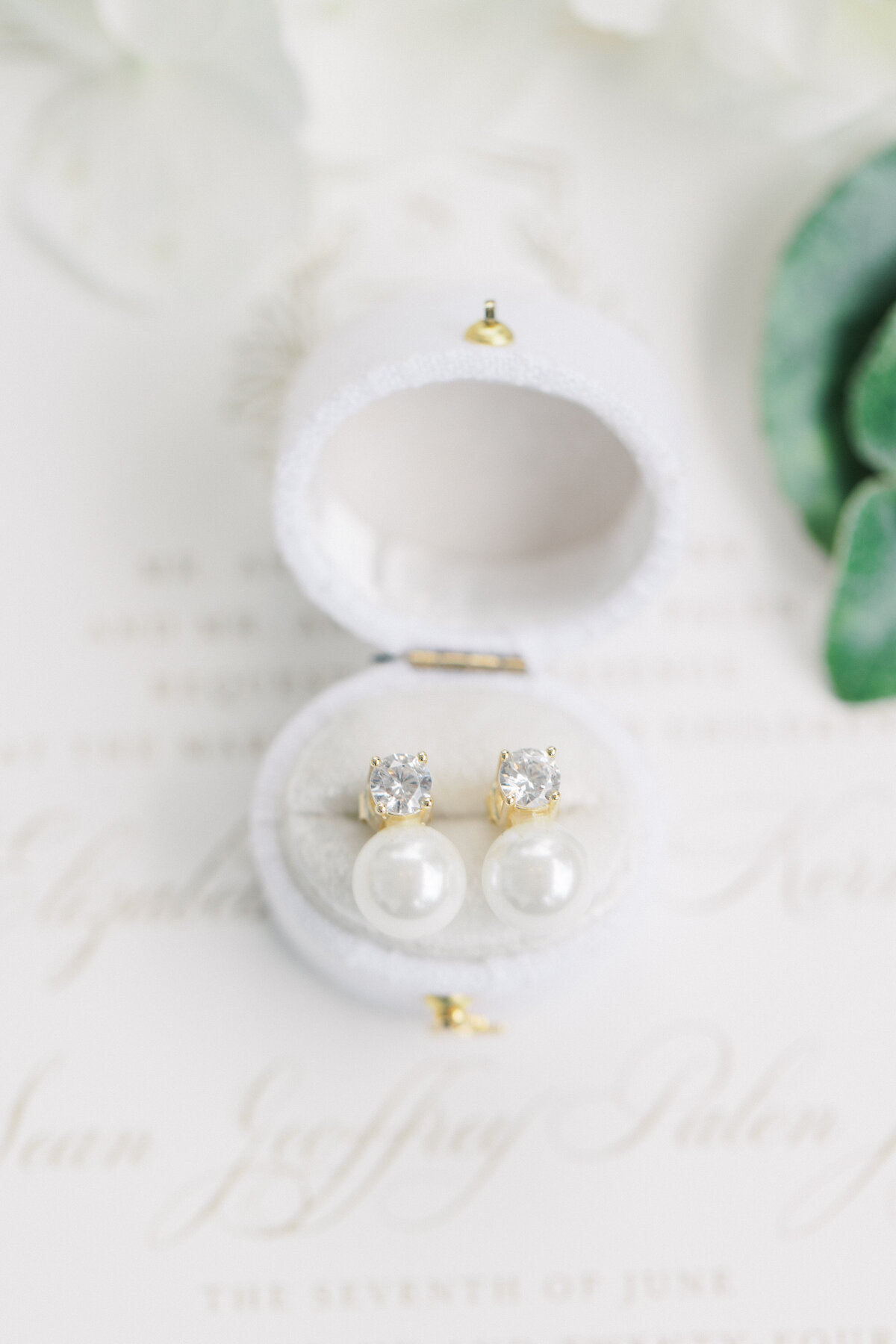Molly Sue Photography New Jersey + East Coast Wedding Photographer Romantic Imagery Engagement Lifestyle Heirloom Wedding Albums21
