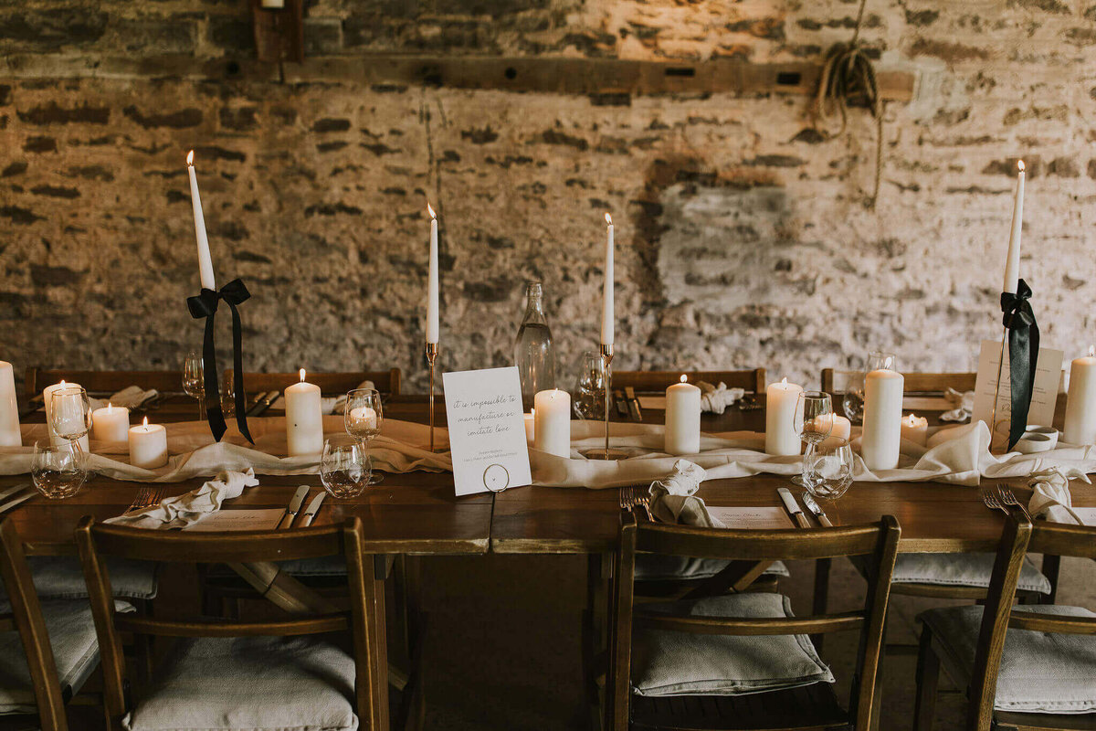 Issy-and-Bella-Floral-Design-Wedding-Florist-Herefordshire-Dewsall-Court-N-Z57