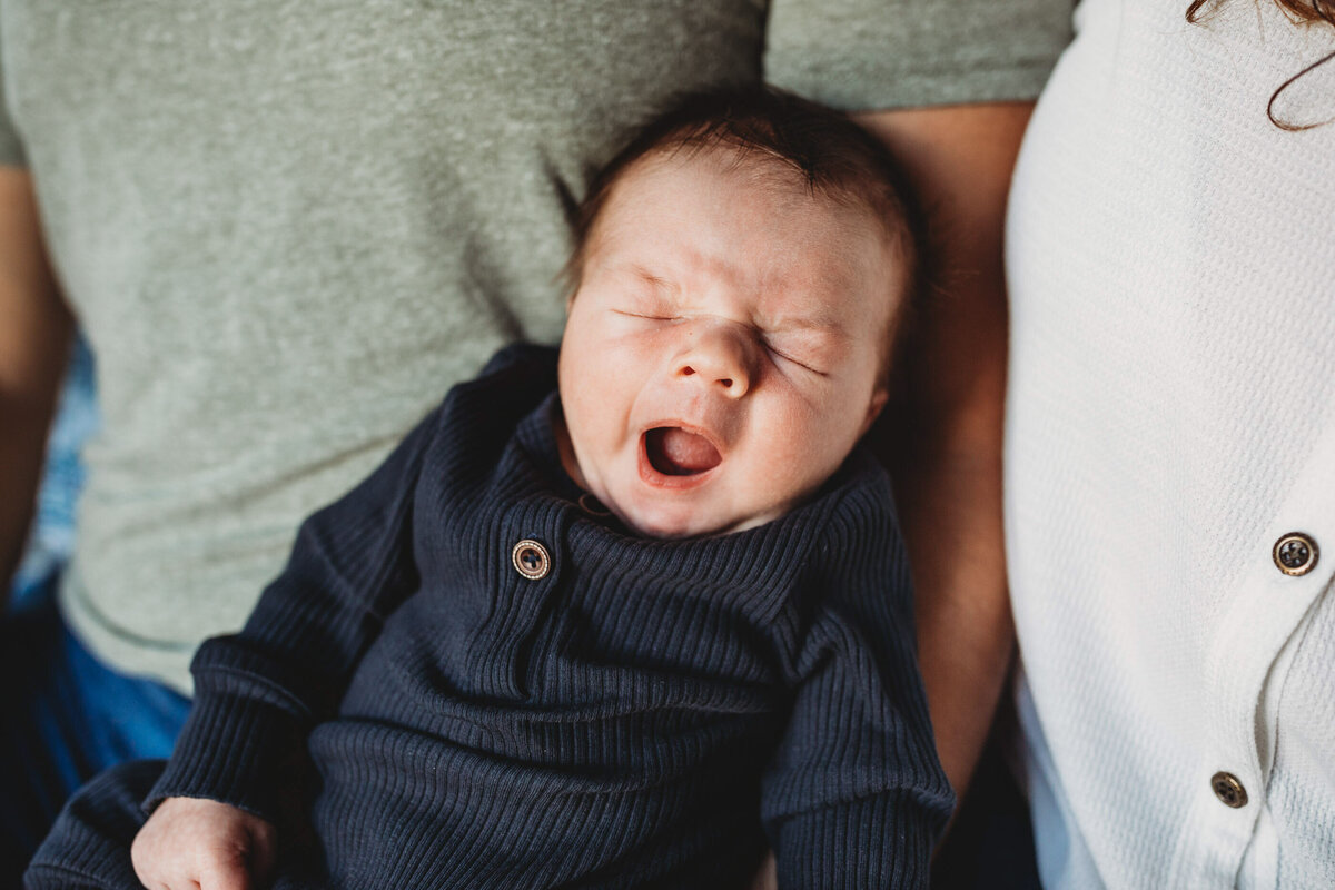New_Hampshire_Lifestyle_Newborn_Photographer-15