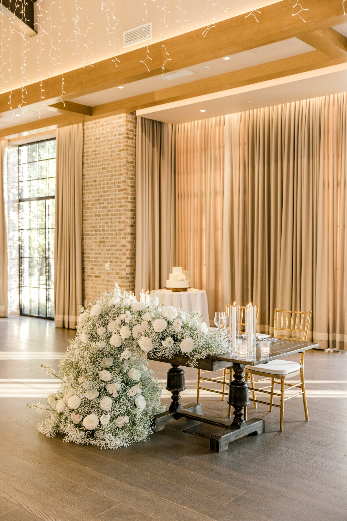 pendry natirar rose and baby's breath sweetheart table