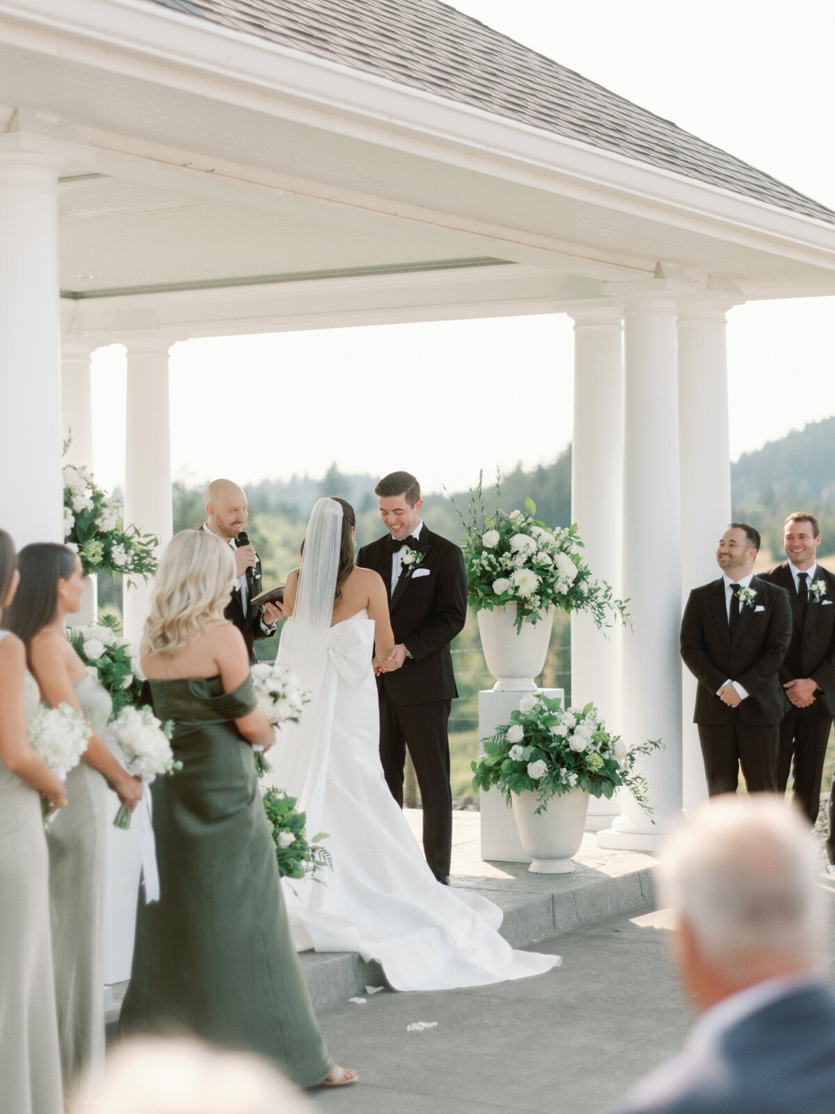 wedding-at-oswego-hills-vineyard-winery-portland-oregon-by-the-tenneys-photography-25