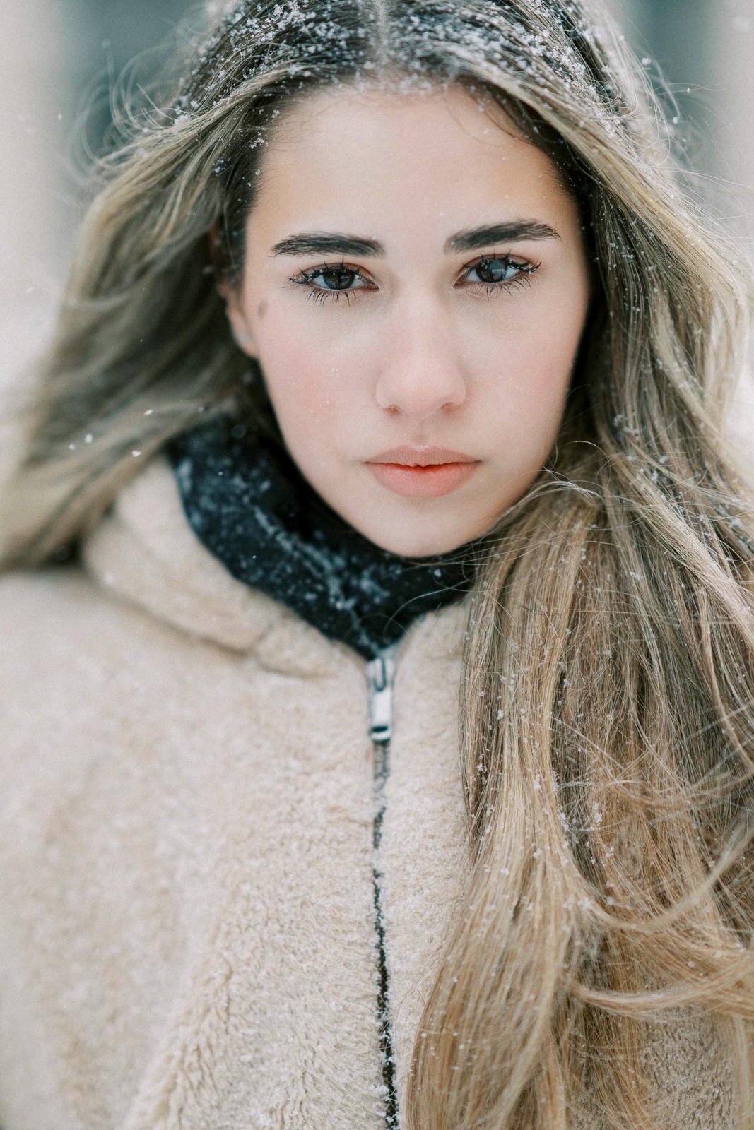 E10-Winter-snowy-engagement-photoshoot-in-Toronto-Zhan-and-Tina-2025-02-16-2500px-1024